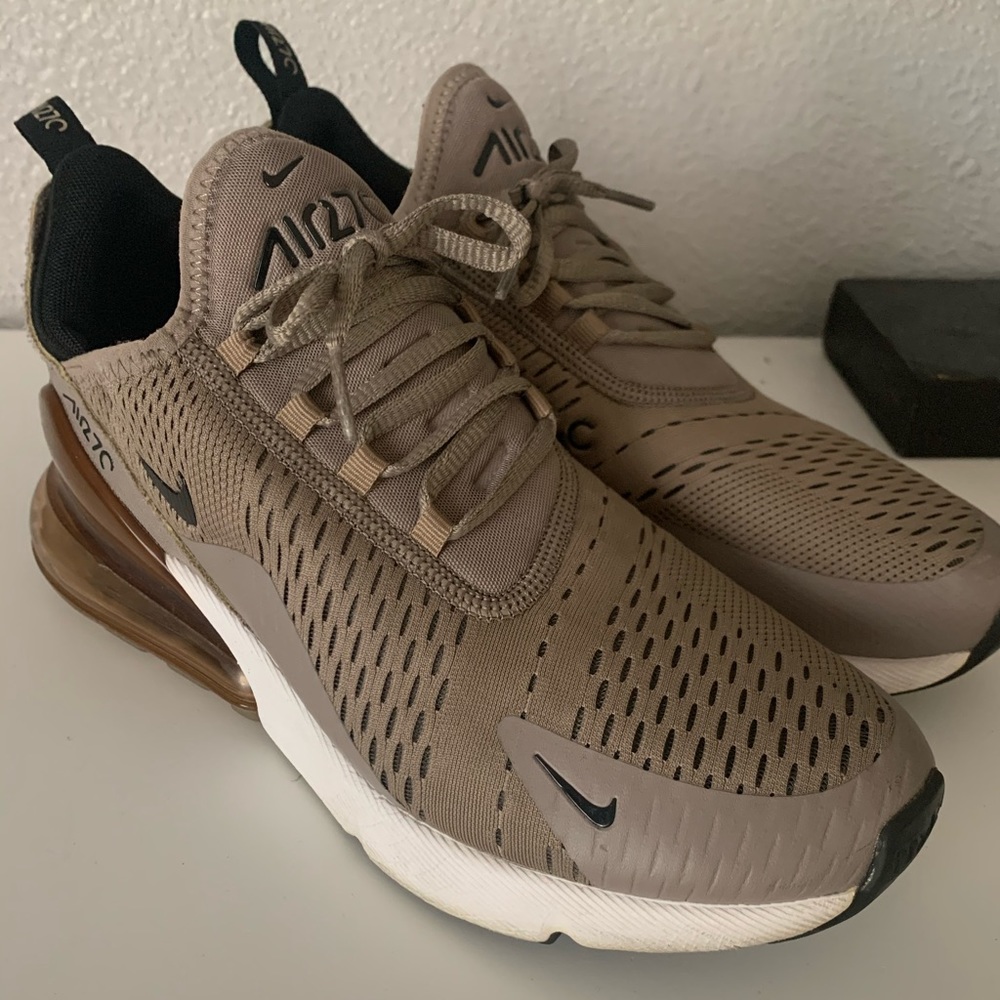 SOLD Nike AirMax 270